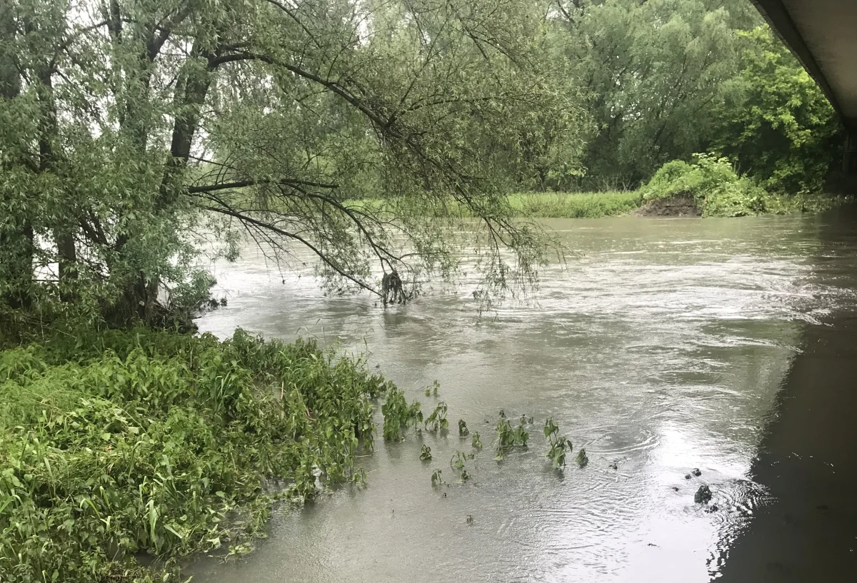 Znowu ulewy nad Śląskiem. Służby tamtejszego wojewody już wydały oświadczenie o intensywnych opadach i burzach, które w całym regionie mogą występować do późnego wieczora.