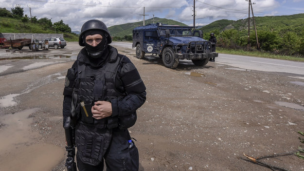 Kolejny raz wzrasta napięcie przy granicy Kosowa i Serbii. Z informacji przekazywanych przez media w Kosowie, powodem jest operacja policji w północnej części kraju. Serbowie uważają jednak, że akcja nie ma na celu rozbicia grup przestępczych a zastraszanie serbskiej ludności zamieszkującej północ Kosowa. 