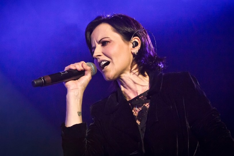 Kolejnym utworem, który znalazł się na pożegnalnej płycie The Cranberries - "In The End", jest "Illusion". Jak przyznają członkowie zespołu, kawałek ma w sobie coś z brzmienia country. To prosta piosenka, która towarzyszyła grupie już od dawna, ale dopiero teraz muzycy poczuli się gotowi, by ją nagrać i opublikować. 


 