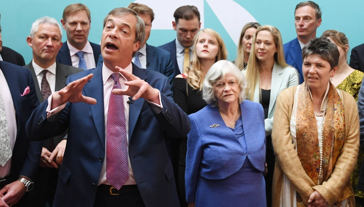 ​29 brytyjskich posłów z Partii Brexitu zajmie swe miejsca w europarlamencie. Wszyscy najchętniej już dziś wycofaliby Wielką Brytanię z Unii Europejskiej. Do Strasburga pojada z mieszanymi uczuciami - niechcianego obowiązku i eurosceptycznej arogancji.
