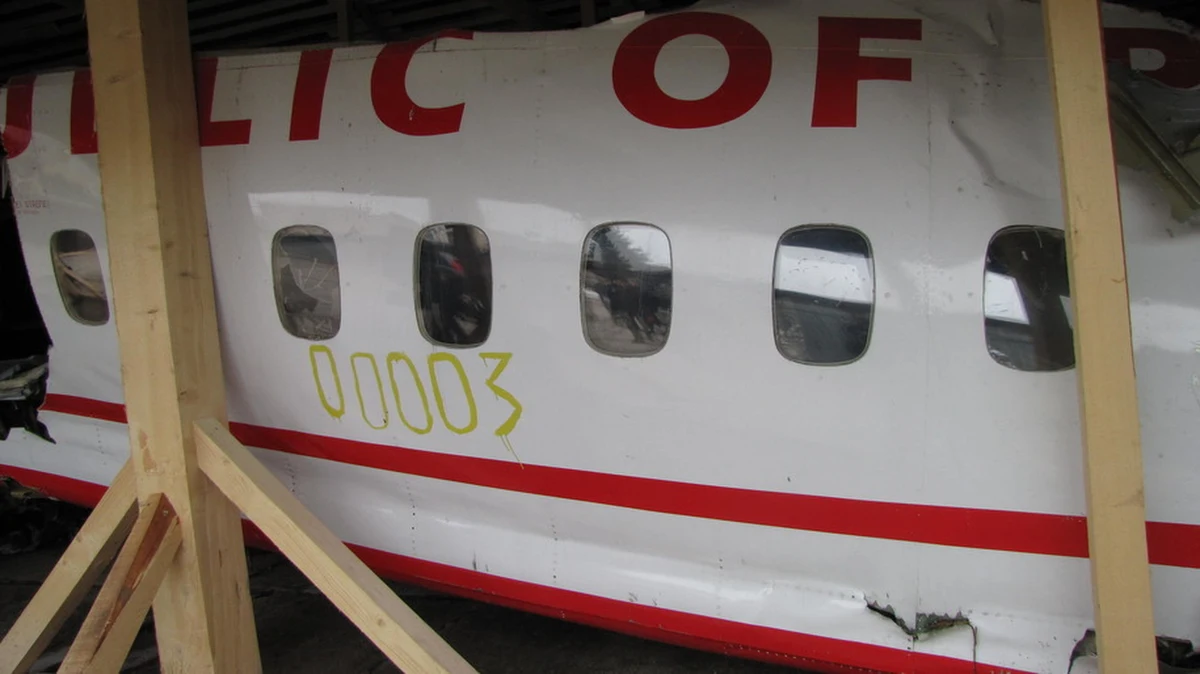 Polscy prokuratorzy i technicy kryminalistyczni kontynuują w Smoleńsku czynności procesowe związane z oględzinami wraku Tu-154M. Jak zapowiadał rosyjski Komitet Śledczy, chodzi m.in. o agregaty i elementy konstrukcyjne.