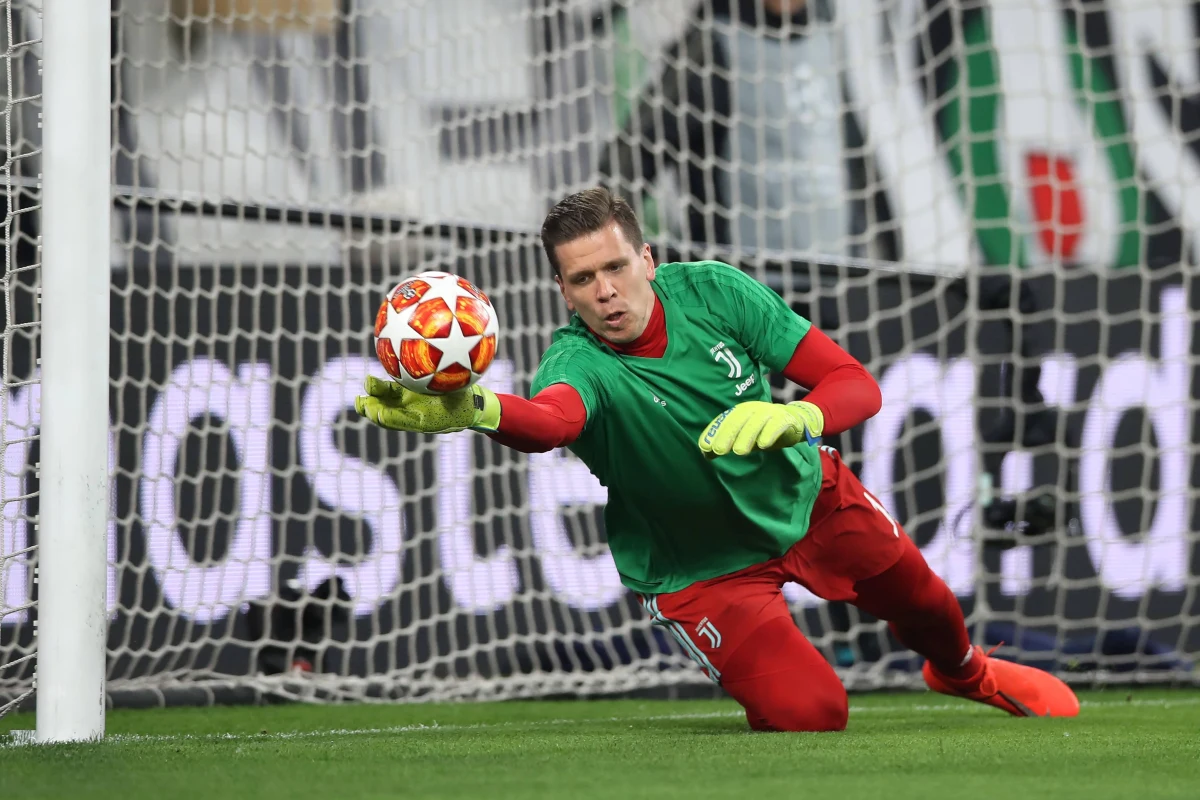 Wojciech Szczęsny przeszedł we wtorek zabieg artroskopii prawego kolana, udał się on doskonale - ogłosił jego macierzysty klub Juventus Turyn. Rekonwalescencja piłkarza potrwa około 45 dni.