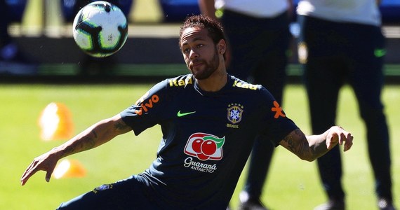 Reprezentacja Brazylii przygotowuje się do tegorocznej edycji turnieju Copa America. W czasie jednego z treningów, największa gwiazda Canarinhos, Neymar, została ośmieszona przez 19-letniego zawodnika Wevertona Guilhere. To wyraźnie nie spodobało się zawodnikowi PSG.