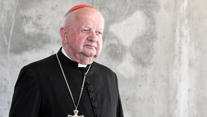 Wątpliwości wobec oświadczenia kardynała Stanisława Dziwisza