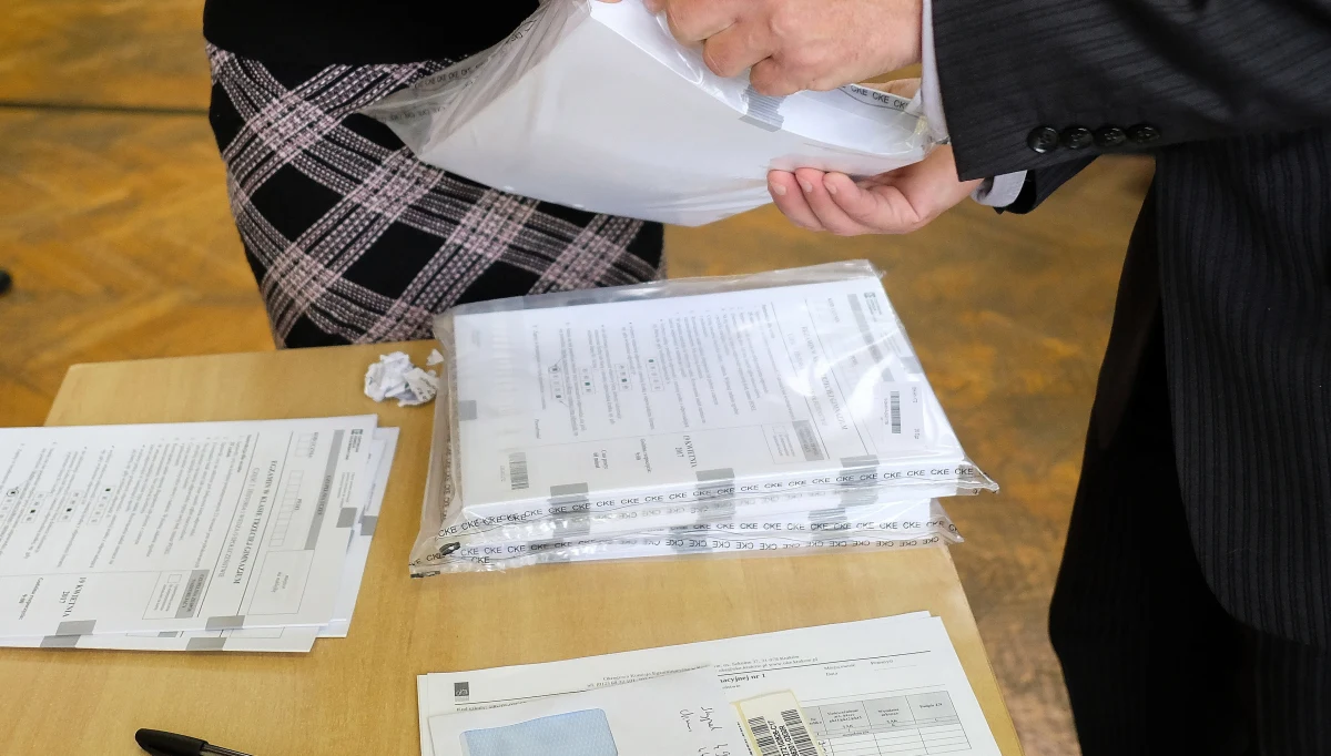 ​Co trzecia osoba w Polsce przyznaje się, że splagiatowała ważną pracę albo ściągała na egzaminie. To wniosek z badania przedstawionego dziś przez Fundację Rektorów Polskich i twórców oprogramowania antyplagiatowego plagiat.pl.