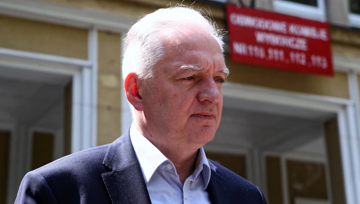 Z tego co wiem minister finansów Teresa Czerwińska będzie nadal piastowała ważne stanowisko publiczne. W przyszłym tygodniu wszystko będzie jasne - powiedział wicepremier Jarosław Gowin, pytany, kto zastąpi ją na stanowisku szefa resortu. Ta decyzja była ustalona od wielu miesięcy - dodał.