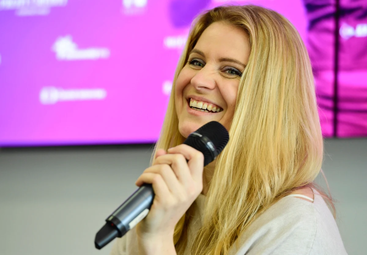 Lucie Safarova zakończyła karierę: Czeszka żegna się z kortem po porażce w pierwszej rundzie debla wielkoszlemowego French Open. 32-letnia tenisistka dwukrotnie triumfowała w Paryżu w grze podwójnej, a w 2015 roku dotarła tam do finału rywalizacji w singlu.