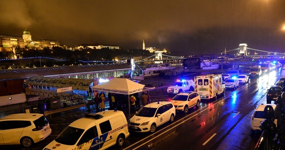 Co najmniej siedem osób nie żyje, a 21 jest zaginionych po tym, jak na Dunaju w Budapeszcie przewróciła się łódź turystyczna. Są "minimalne szanse" na znalezienie kolejnych żywych osób po zatonięciu statku turystycznego w Budapeszcie w środę wieczorem - przekazał w czwartek rzecznik węgierskich służb ratunkowych w państwowej telewizji.