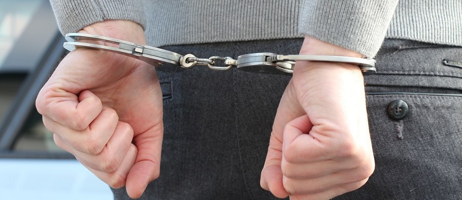 Policjanci z Morąga w warmińsko-mazurskiem zatrzymali 33-letniego mieszkańca powiatu ostródzkiego, który miał dopuścić się innych czynności seksualnych z nieletnimi. Mężczyzna trafił już do aresztu, nie przyznał się do winy.