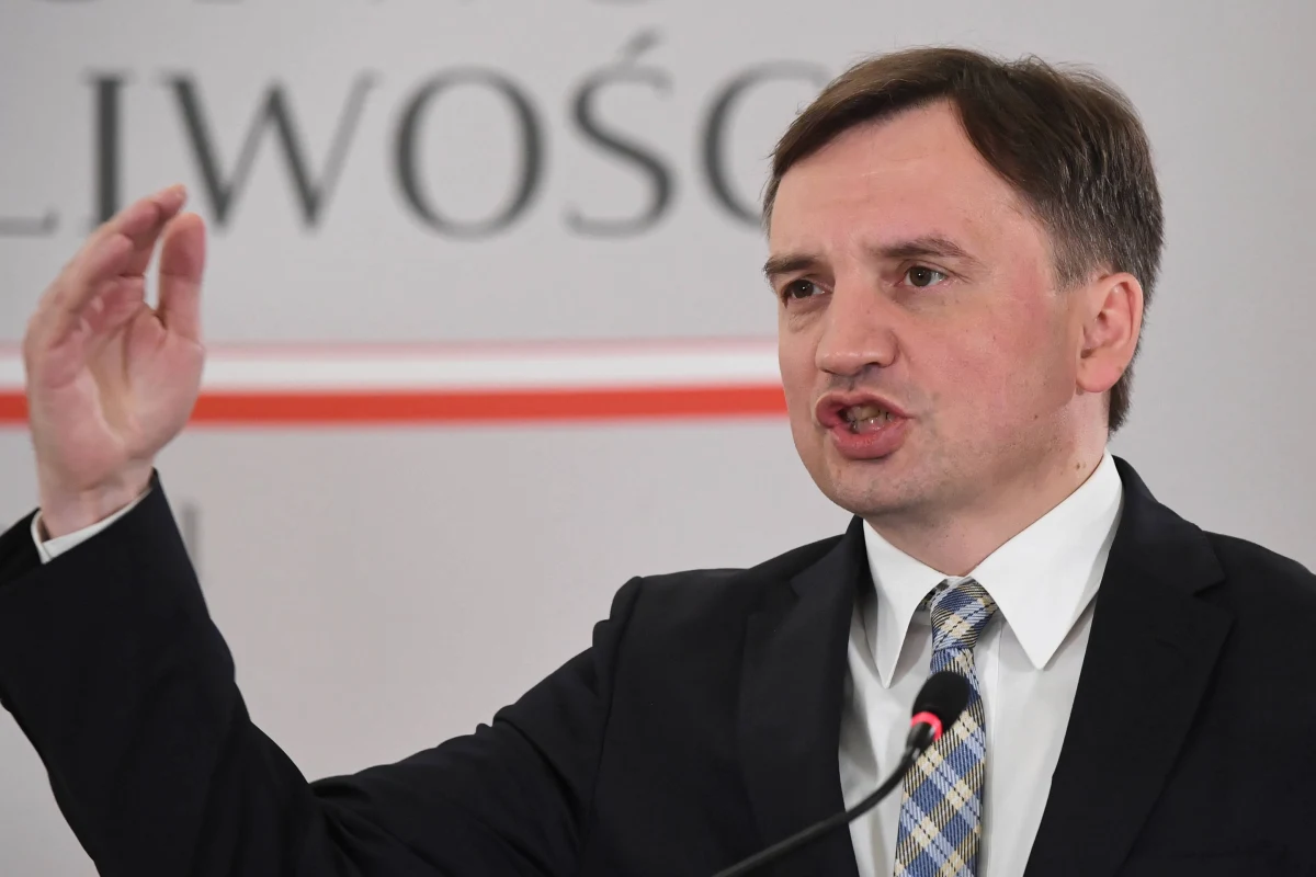 "Bandytom mówimy jedno - nie wystraszycie nas, sprawiedliwość was dopadnie" - oświadczył minister sprawiedliwości Zbigniew Ziobro, odnosząc się do doniesień o zleceniu zamachu na jego życie. Dodał, że zlecenie to dowodzi zasadności bezkompromisowej walki z bandytami.