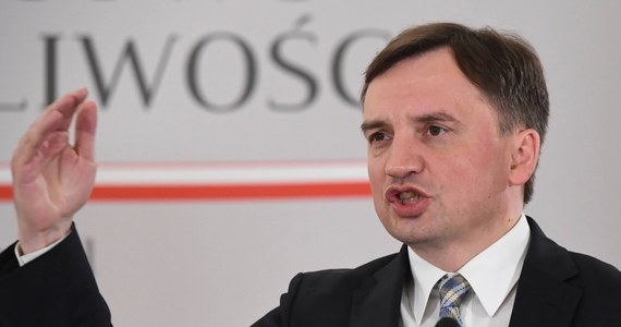 "Bandytom mówimy jedno - nie wystraszycie nas, sprawiedliwość was dopadnie" - oświadczył minister sprawiedliwości Zbigniew Ziobro, odnosząc się do doniesień o zleceniu zamachu na jego życie. Dodał, że zlecenie to dowodzi zasadności bezkompromisowej walki z bandytami.