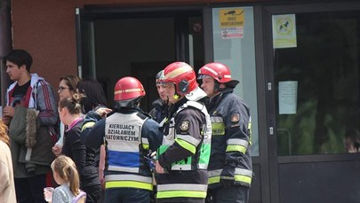 Ktoś rozpylił gaz pieprzowy w szkole w Limanowej. 5 uczniów w szpitalu