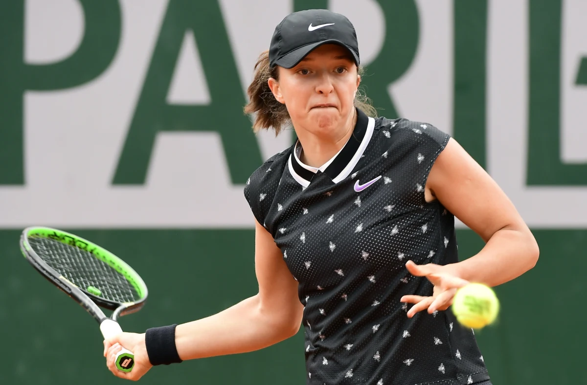 Debiutująca w wielkoszlemowym French Open Iga Świątek pokonała w trzeciej rundzie Portorykankę Monicę Puig 0:6, 6:3, 6:3. W 1/8 finału zmierzy się w Paryżu z broniącą tytułu Rumunką Simoną Halep.