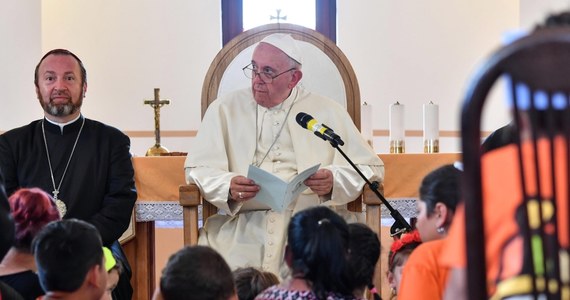 Papież Franciszek, przebywający w Rumunii, poprosił w imieniu Kościoła przedstawicieli społeczności Romów o przebaczenie za dyskryminację, "znęcanie się" i uprzedzenia, jakich dopuścili się wobec nich chrześcijanie.