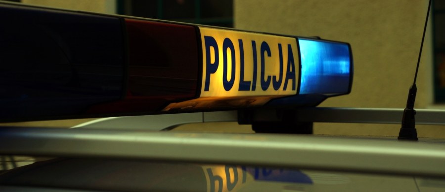 Policja szuka uczestników nocnej strzelaniny w Bolesławcu na Dolnym Śląsku. Broni użył jeden z mężczyzn, którzy szarpali się z ochroniarzami dyskoteki.