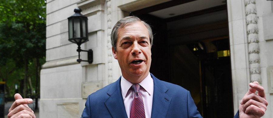 Prezydent USA Donald Trump oświadczył w wywiadzie dla "Sunday Timesa", że lider eurosceptycznej Partii Brexitu Nigel Farage powinien zostać brytyjskim negocjatorem ds. wyjścia z Unii Europejskiej. Dodał, że byłby gotów poprzeć bezumowne opuszczenie Wspólnoty przez Wielką Brytanię.