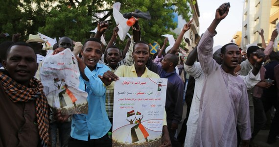 Dziewięć osób zginęło w poniedziałek w wyniku rozpędzenia przez sudańskie siły bezpieczeństwa protestu okupacyjnego w stolicy Sudanu, Chartumie - podały źródła medyczne i opozycyjne. To najkrwawsze zajścia od obalenia w kwietniu prezydenta Omara el-Baszira.