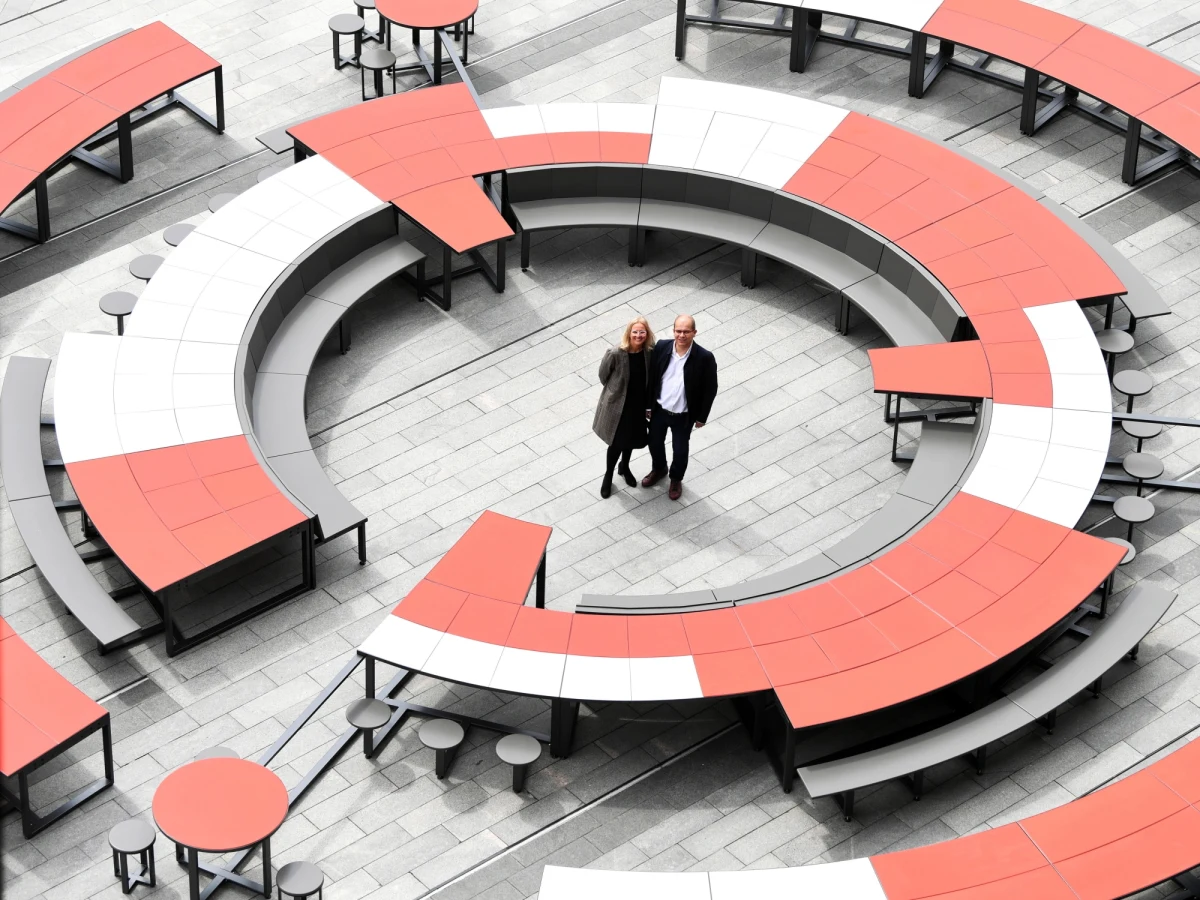 Witam i dziękuję, że jest pan na Święcie Wolności i Solidarności, zapraszam do Okrągłego Stołu - mówiła prezydent Gdańska Aleksandra Dulkiewicz w poniedziałek do premiera Mateusza Morawieckiego. Szef rządu podziękował i nie przyjął zaproszenia.