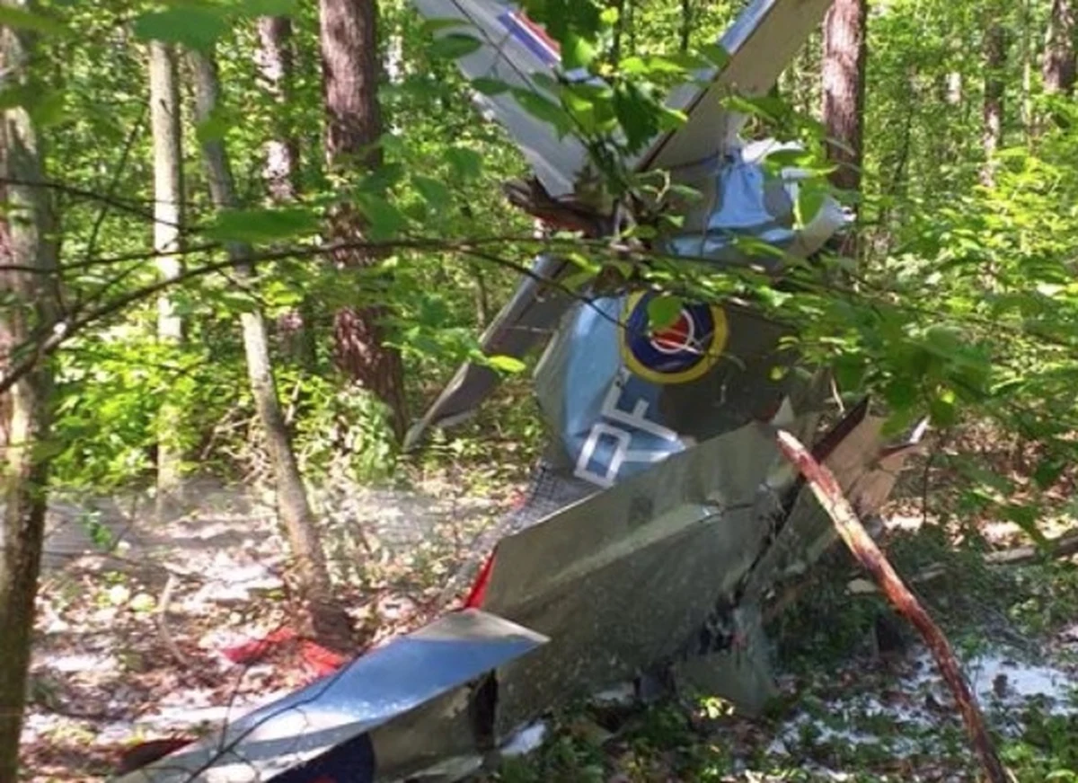 Sekcja zwłok ma wyjaśnić przyczynę śmierci pilota, który w piątek zginął w katastrofie lotniczej w Napoleonie pod Kłobuckiem. Dziś postanowiono, że sekcja zostanie wykonana jutro. Śledztwo w sprawie wypadku prowadzi prokuratura okręgowa w Częstochowie.