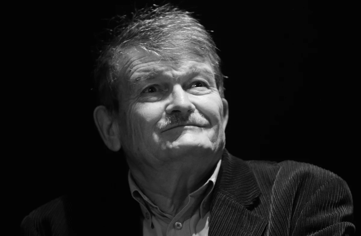 W wieku 72 lat zmarł pisarz, krytyk i wieloletni redaktor naczelny "Nowej Fantastyki" Maciej Parowski. To autor m.in. powieści "Twarzą ku ziemi" i "Burza. Ucieczka z Warszawy '40" oraz scenariuszy komiksowych m.in. "Funky Koval", "Wiedźmin" i "Planeta robotów".