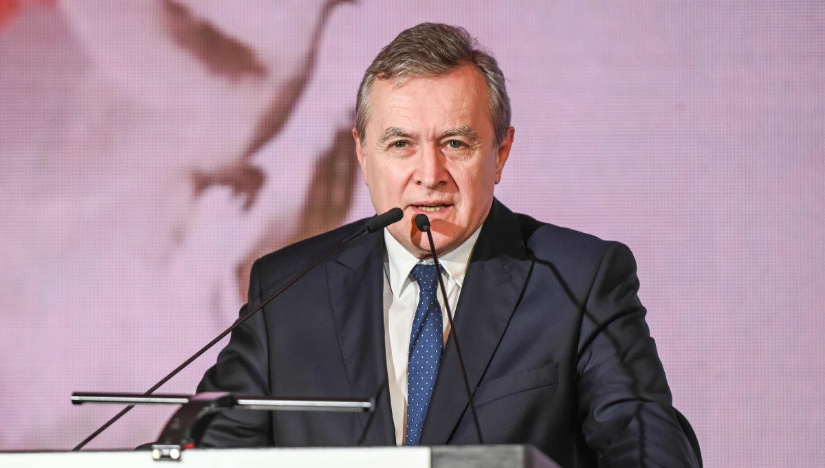 ​Cieszę się, że Komitet Społeczny będzie nadal funkcjonował. Piotr Gliński przejmie obowiązki szefa tego zespołu - poinformowała wicepremier Beata Szydło.

