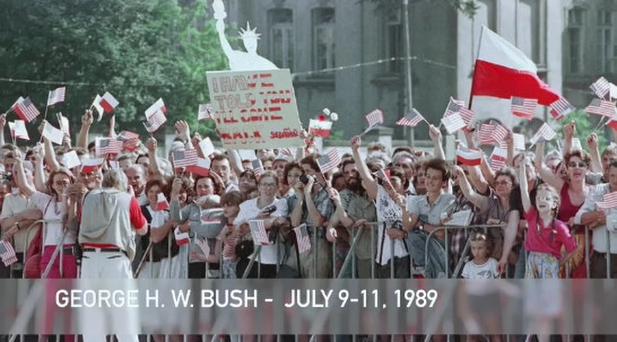 30 lat minęło! Z tej okazji Konsulat Generalny w Krakowie przygotował ponadsześciominutowy film złożony ze zdjęć z dokumentujących polsko-amerykańską współpracę. Polecamy! 