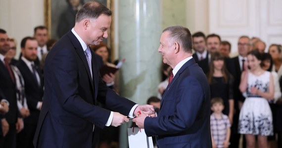 Prezydent Andrzej Duda na wniosek premiera Mateusza Morawieckiego powołał Mariana Banasia, dotychczasowego wiceministra finansów, szefa KAS, na stanowisko ministra finansów. Banaś zastąpił Teresę Czerwińską.