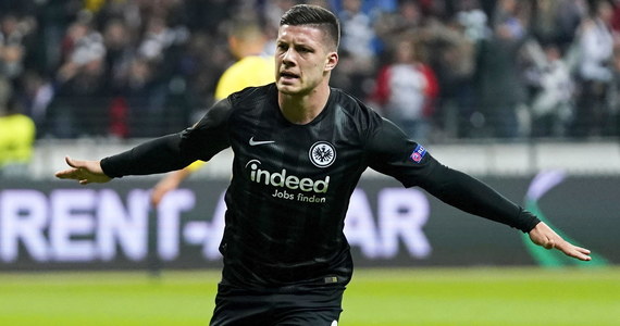 21-letni serbski napastnik Luka Jovic związał się sześcioletnią umową z Realem Madryt. W minionym sezonie zdobył 17 goli dla Eintrachtu Frankfurt.