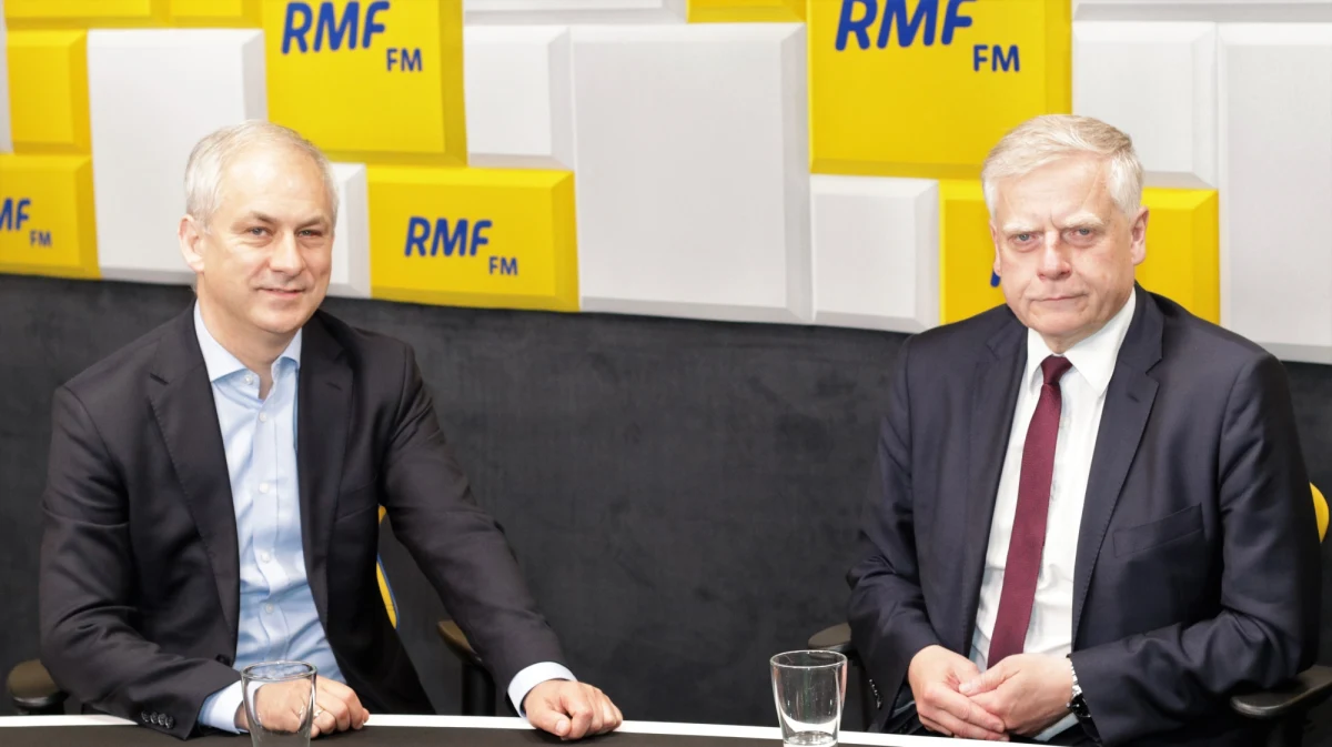 Duże doświadczenie polityczne zdecydowało o powołaniu Elżbiety Witek na stanowisko szefa Ministerstwa Spraw Wewnętrznych i Administracji – uważa senator PiS Aleksander Bobko. "Żyjemy w świecie, w którym doświadczony polityk jest w stanie kierować prawie każdym resortem. To nie jest tylko polski ewenement" – powiedział gość Popołudniowej rozmowy w RMF FM i przywołał przykład byłego kanclerza Niemiec Helmuta Kohla, który – podobnie jak Elżbieta Witek - z wykształcenia był historykiem. "Elżbieta Witek wizerunkowo dla rządu będzie ciekawym ministrem, szczególnie w zderzeniu ze służbami mundurowymi. Z drugiej strony jest to sygnał do struktur partii: „Jesteś pracowitym, lojalnym naszym członkiem – zostaniesz nagrodzony” – uważa z kolei Grzegorz Napieralski. Nasz gość zwrócił uwagę, że wśród nowo powołanej kadry nie ma ludzi młodych. "Jarosław Kaczyński bardzo się bał, by ktoś taki jak Misiewicz mu nie wyskoczył"– stwierdził.