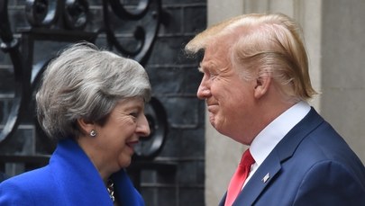 Trump w Londynie odchodzi od protokołu i spotyka się z politykami
