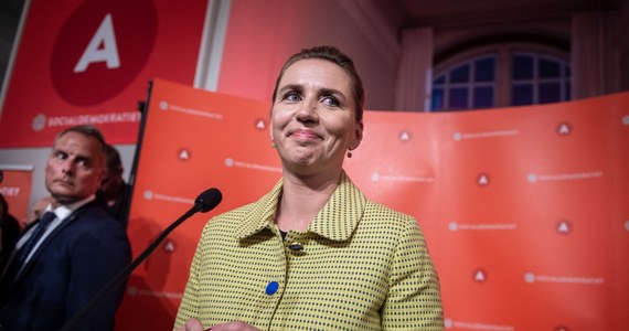 Partia Socjaldemokratyczna wygrała wybory parlamentarne w Danii, uzyskując 25,9 proc. głosów - podały duńskie stacje telewizyjne po podliczeniu niemal 100 proc. głosów. Na drugim miejscu uplasowała się Duńska Partia Liberalna z wynikiem 23,5 proc.

