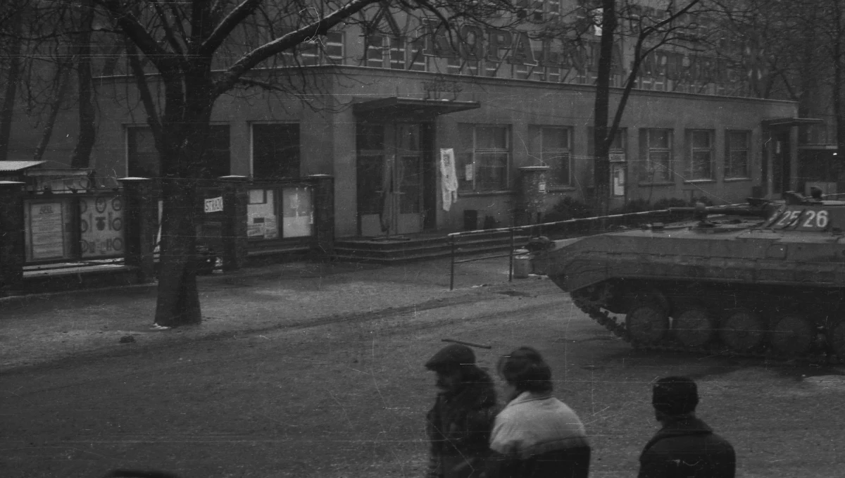 W Chorwacji zatrzymano Romana S. - byłego funkcjonariusza plutonu specjalnego MO, który 16 grudnia 1981 r. podczas stanu wojennego strzelał do górników kopalni "Wujek" - dowiedziała się nieoficjalnie PAP. W śledztwie IPN Roman S. był poszukiwany Europejskim Nakazem Aresztowania.