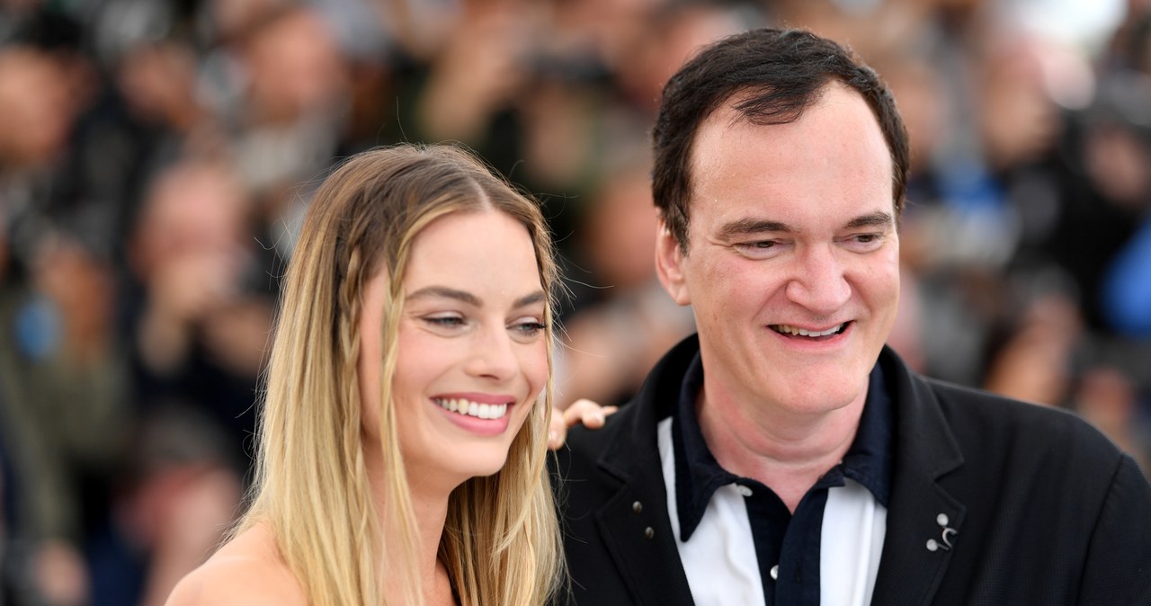 Margot Robbie, która wcieliła się w Sharon Tate w "Pewnego razu... w Hollywood" Quentina Tarantino, wyznała, że wiele osób ostrzegało ją przed współpracą z uznanym reżyserem. Wynikało to z obrazu kobiet w jego filmach oraz wypadku z udziałem Umy Thurman podczas zdjęć do "Kill Bill", który aktorka niemal przepłaciła życiem.