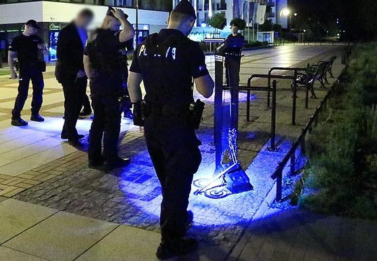 Policja zatrzymała mężczyznę, który 3 dni temu w Świnoujściu zranił w głowę spacerującą promenadą kobietę. Ofiara podejrzewała, że ktoś mógł do niej strzelić z wiatrówki. Okazało się, że to był rzucony kamień.