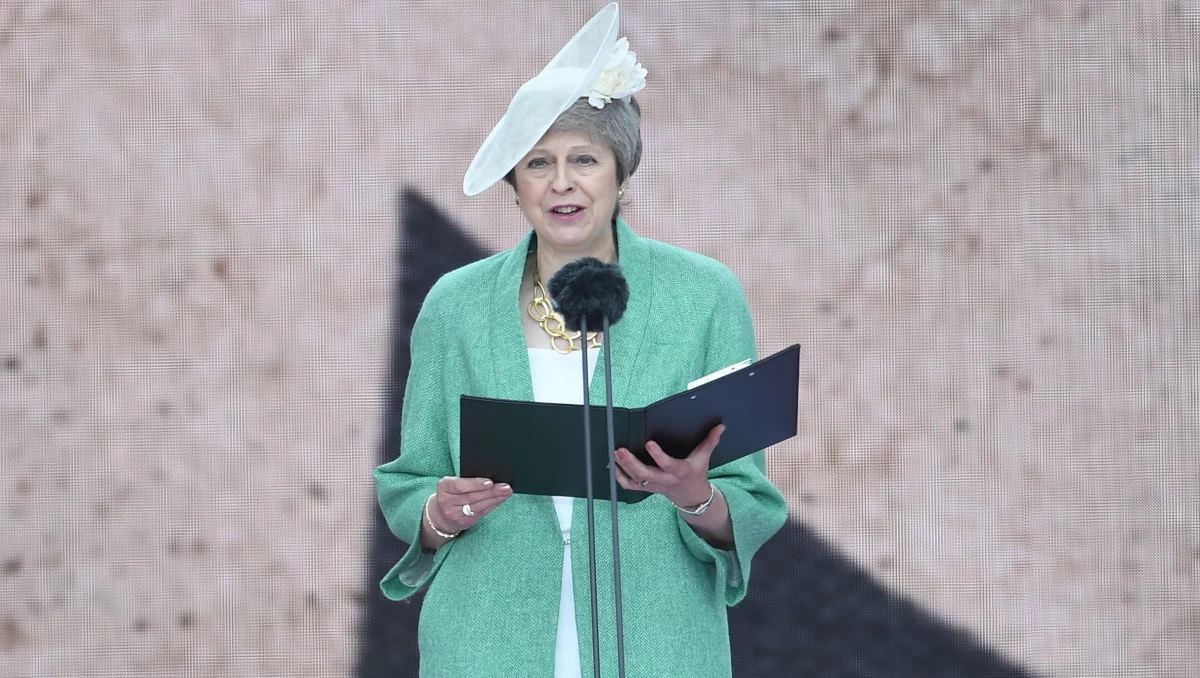 Brytyjska premier Theresa May zrezygnowała dziś ze stanowiska lidera rządzącej Partii Konserwatywnej. Do czasu wyłonienia jej następcy pozostanie jednak na stanowisku szefowej rządu i pełniącej obowiązki szefa ugrupowania.
