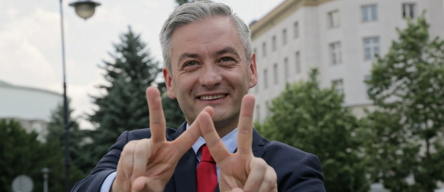„Wiosna chce uczestniczyć w budowaniu wspólnej opozycyjnej koalicji do Senatu” - powiedział w sobotę lider Wiosny Robert Biedroń. Zapowiedział również budowę bloku partii i ruchów postępowych, który miałby się stać trzecią siłą polityczną w Polsce.