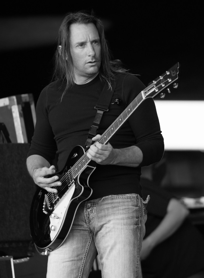 Kanadyjski gitarzysta grupy Big Wreck Brian Doherty zmarł w środę 5 czerwca po długiej walce z rakiem. Muzyk miał 51 lat. 