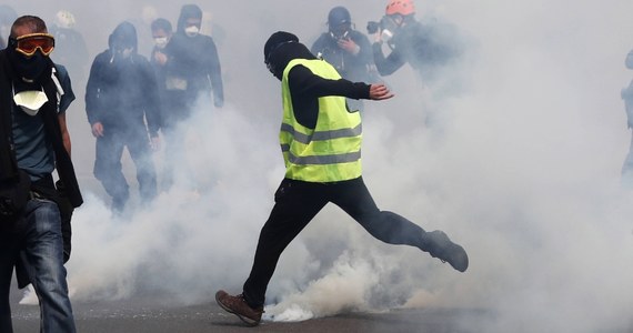 ​We Francji manifestowało 10,3 tys. "żółtych kamizelek" - poinformowało francuskie MSW. Według organizatorów protestów na miejscu było ponad 19 tys. demonstrantów. W Montpellier na południu kraju doszło do starć z policją.