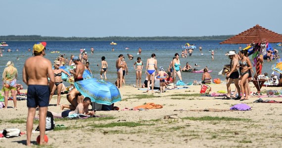 W niedzielę IMGW nie przewiduje zagrożeń meteorologicznych. Od poniedziałku znów mają występować burze z gradem m.in. w woj. pomorskim, zachodniopomorskim, kujawsko-pomorskim i upały m.in. w woj. dolnośląskim, opolskim, śląskim, świętokrzyskim. We wtorek burze i upały w całym kraju. 