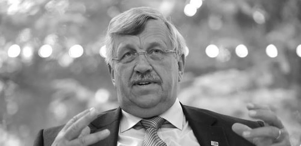 Niemiecka policja zwolniła mężczyznę, którego zatrzymała po morderstwie Waltera Luebckego, polityka CDU z Hesji. Funkcjonariusze nie wykluczają, że za zabójstwem chadeka stoi ktoś z jego najbliższego otoczenia.
