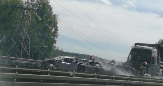 Tragedia na trasie A6 pod Szczecinem. W zderzeniu sześciu aut osobowych i ciężarówki, zginęło 6 osób. Cztery - jak ustaliła reporterka RMF FM Aneta Łuczkowska - trafiły do szpitali.
