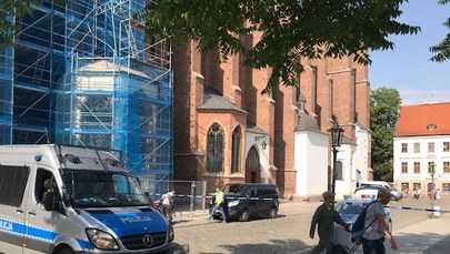 Atak nożownika na księdza przed kościołem we Wrocławiu