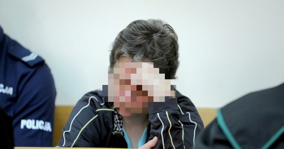 Szczeciński sąd skazał Eleonorę Z., oskarżoną o zabójstwo swojego nowo narodzonego dziecka, na 15 lat więzienia. Prokurator zarzucił jej, że bezpośrednio po urodzeniu chłopca pozostawiła go w wiadrze z wodami płodowymi, a następnie owinęła w worek foliowy i wyrzuciła do kontenera na śmieci. Wyrok 2 lat więzienia w zawieszeniu usłyszał Wiesław Z., który według prokuratury, pomagał jej ukryć ciało dziecka.