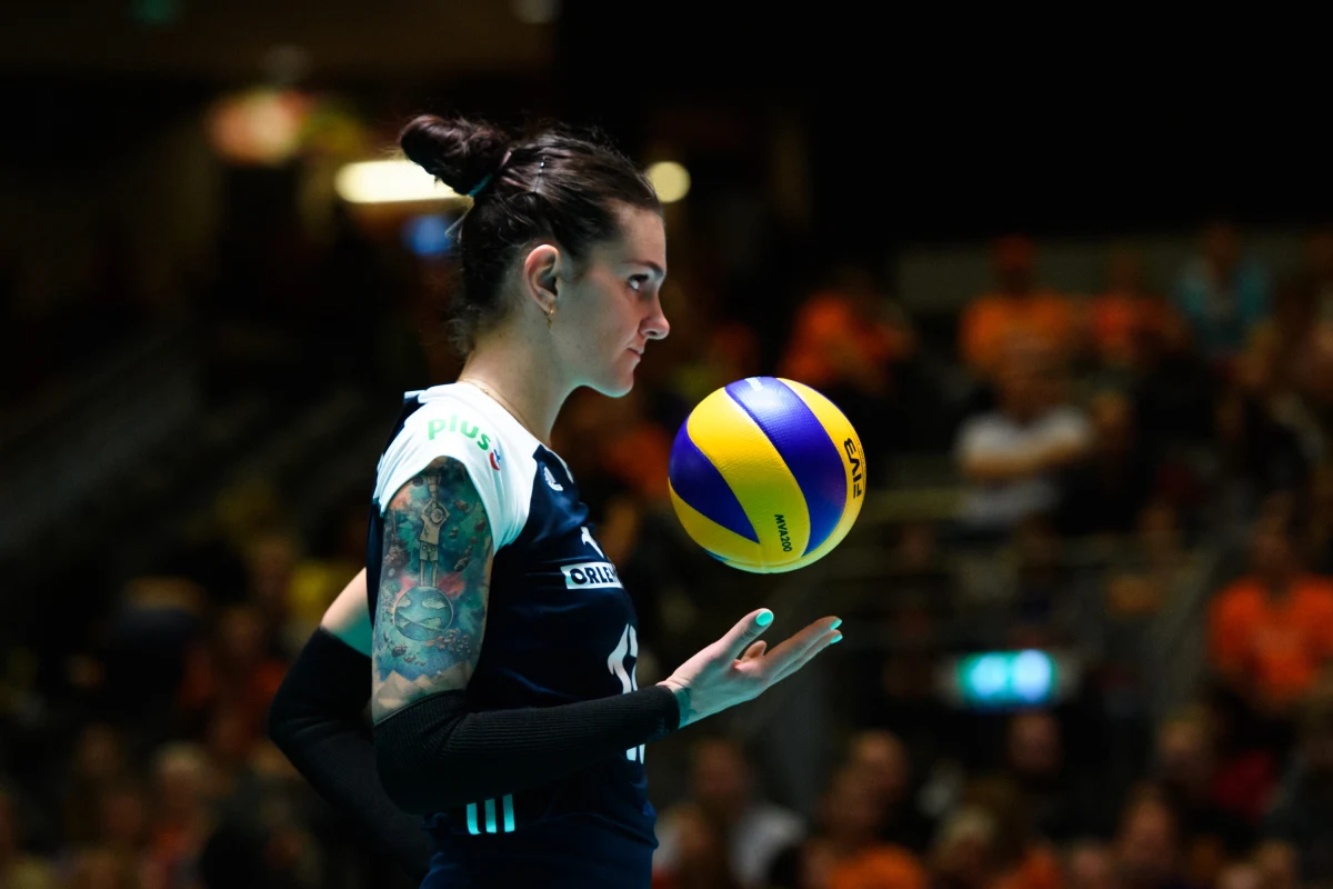 Małgorzata Glinka-Mogentale docenia dobrą postawę Malwiny Smarzek w dotychczasowych meczach Ligi Narodów, ale jej zdaniem inna siatkarka będzie liderką Polek w tym sezonie. "Wydaje mi się, że będzie nią Joanna Wołosz" - oceniła była reprezentantka kraju.