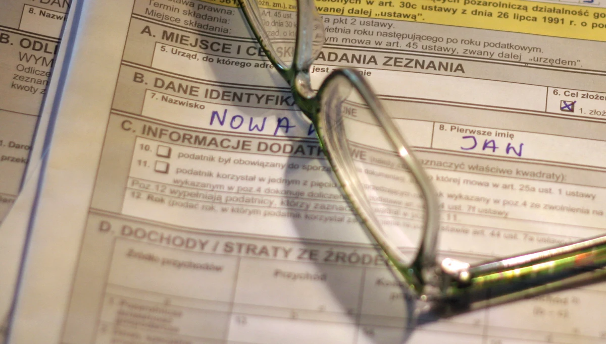 Dochody podatników do 26. roku życia w kwocie nieprzekraczającej 85,5 tys. zł będą zwolnione z podatku dochodowego od osób fizycznych - przewiduje projekt opublikowany na stronie internetowej Rządowego Centrum Legislacji. 