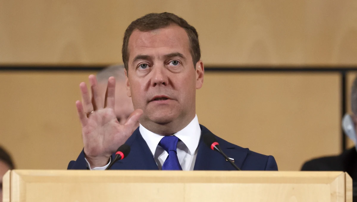 Światowa gospodarka może przejść w przyszłości do czterodniowego tygodnia pracy – mówił podczas konferencji Międzynarodowej Organizacji Pracy w Genewie premier Rosji Dmitrij Miedwiediew.