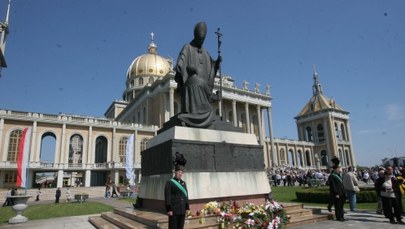 Usunięto pomnik z byłym kustoszem sanktuarium w Licheniu