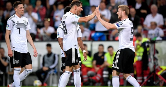 Piłkarze Niemiec i Francji pokonali wysoko znacznie niżej notowanych rywali we wtorkowych meczach eliminacji Euro 2020. Pierwsi wygrali u siebie z Estonią aż 8:0, a "Trójkolorowi" - na wyjeździe z Andorą 4:0 i wobec porażki Turcji wrócili na pierwsze miejsce w grupie.