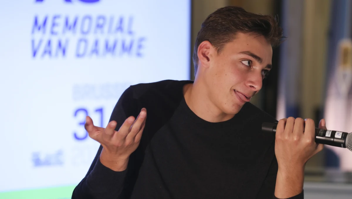 Armand Duplantis, 19-letni szwedzki mistrz Europy w skoku o tyczce, przerwał studia w USA, gdzie w sporcie uniwersyteckim zakazane jest czerpanie korzyści finansowych i od razu podpisał gigantyczny kontrakt z niemieckim producentem sprzętu sportowego.