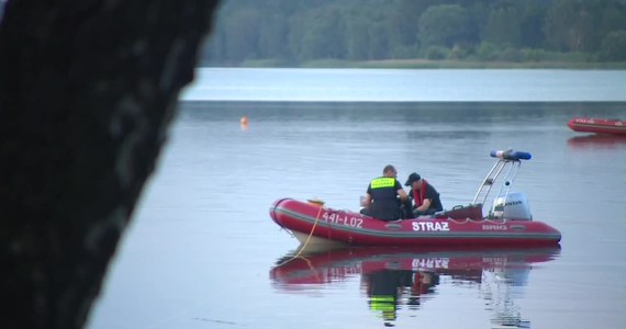 Na zalewie Pogoria w Dąbrowie Górniczej wznowiono poszukiwania 18-latka. Akcja poszukiwawcza, która trwa od wczorajszego wieczora, została przerwana przed północą. 